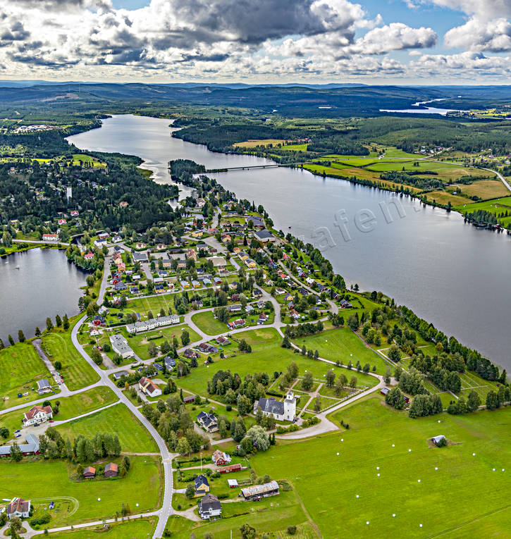 Flygfoto över Backe backe, drönarbild, drönarbilder, drönarfoto, Fjällsjön, Fjällsjöälven, flygbild, flygbilder, Flygfoto, flygfoton, Jämtland, samhällen, sommar