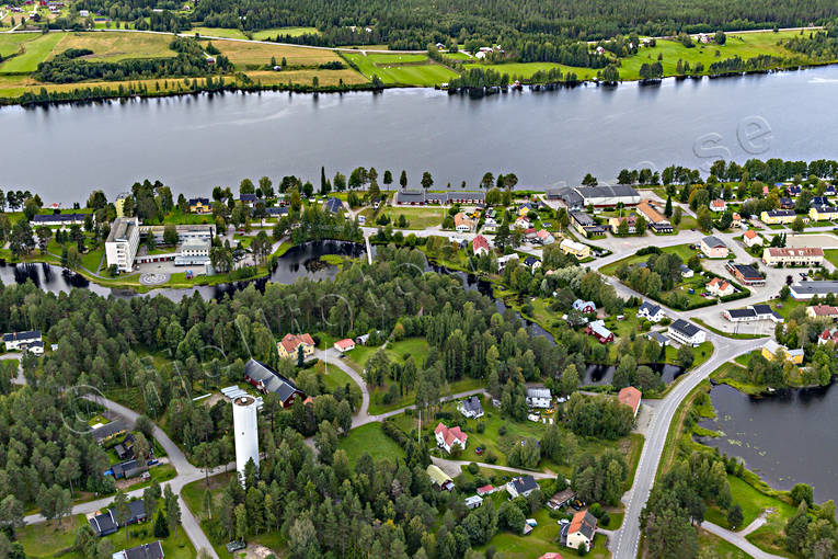 Flygfoto över Backe backe, drönarbild, drönarbilder, drönarfoto, Fjällsjön, Fjällsjöälven, flygbild, flygbilder, Flygfoto, flygfoton, Jämtland, lasarett, samhällen, sjukhus, sjukstuga, sommar