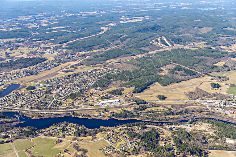 Flygfoto över Bollnäs Bollnäs, drönarbilder, drönarfoto, flygbild, flygbilder, Flygfoto, flygfoton, Hälsingland, Ljusnan, samhällen, vår