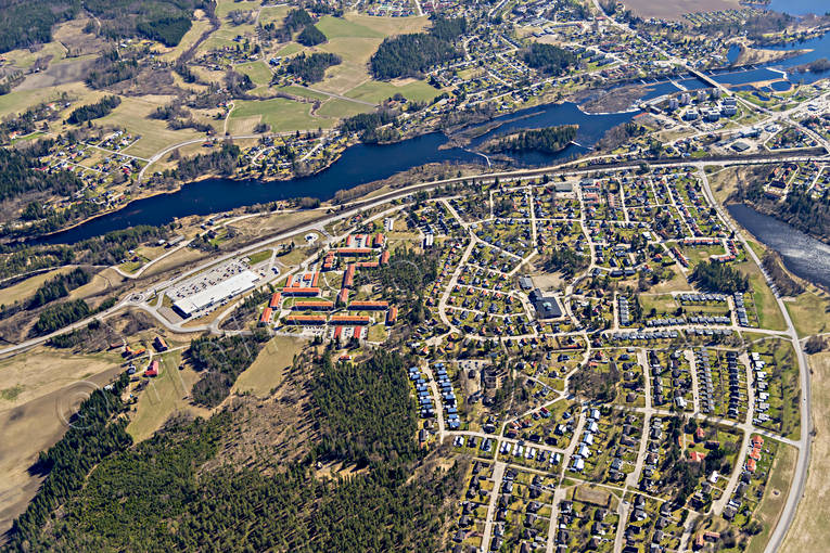 Flygfoto över Bollnäs Bollnäs, drönarbilder, drönarfoto, flygbild, flygbilder, Flygfoto, flygfoton, Hälsingland, Ljusnan, samhällen, vår