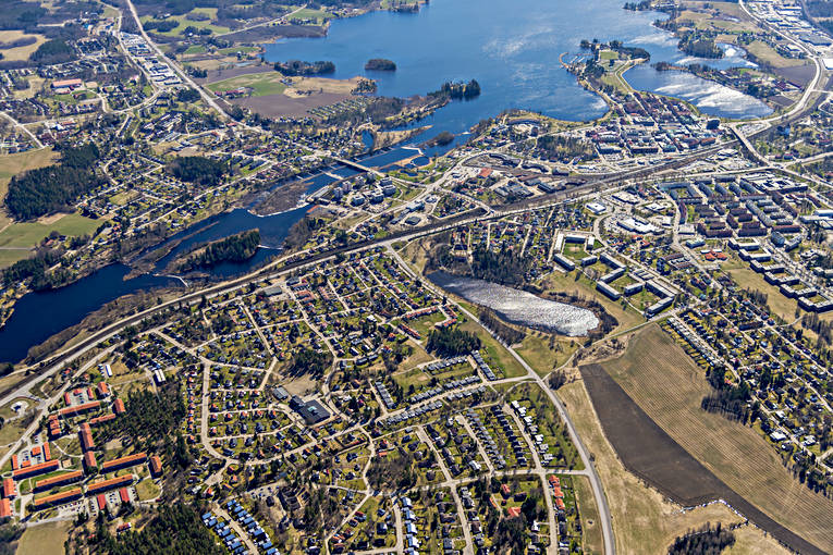 Flygfoto över Bollnäs Bollnäs, drönarbilder, drönarfoto, flygbild, flygbilder, Flygfoto, flygfoton, Hälsingland, Ljusnan, samhällen, Varpen, Vågen, vår