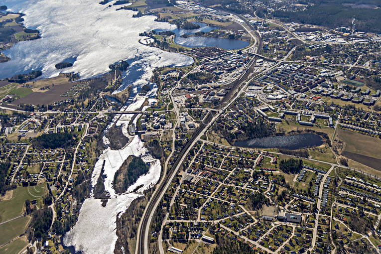 Flygfoto över Bollnäs Bollnäs, drönarbilder, drönarfoto, flygbild, flygbilder, Flygfoto, flygfoton, Hälsingland, Ljusnan, samhällen, Varpen, Vågen, vår