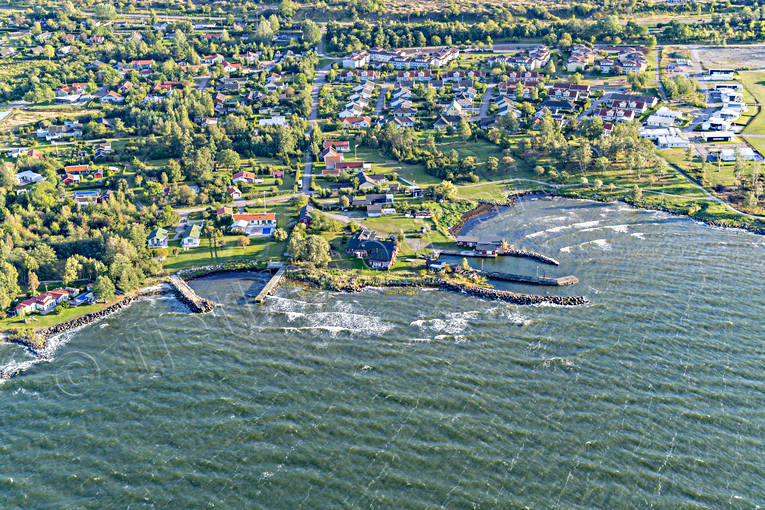 Flygfoto över Borgholm Borgholm, drönarbilder, drönarfoto, flygbild, flygbilder, Flygfoto, flygfoton, pir, samhällen, sommar, vågbrytare, Öland