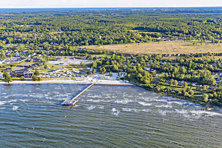 Flygfoto över Borgholm bad, Borgholm, campingplats, drönarbilder, drönarfoto, flygbild, flygbilder, Flygfoto, flygfoton, havsbad, samhällen, sommar, Öland