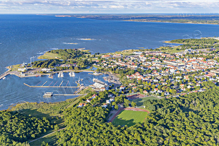 Borgholm, drönarbilder, drönarfoto, fiskehamn, flygbild, flygbilder, Flygfoto, flygfoton, gästhamn, hamnen, samhällen, småbåtshamn, sommar, Öland