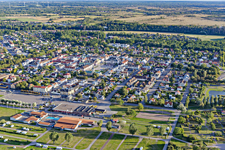 Flygfoto över Borgholm Borgholm, drönarbilder, drönarfoto, flygbild, flygbilder, Flygfoto, flygfoton, samhällen, sommar, Öland