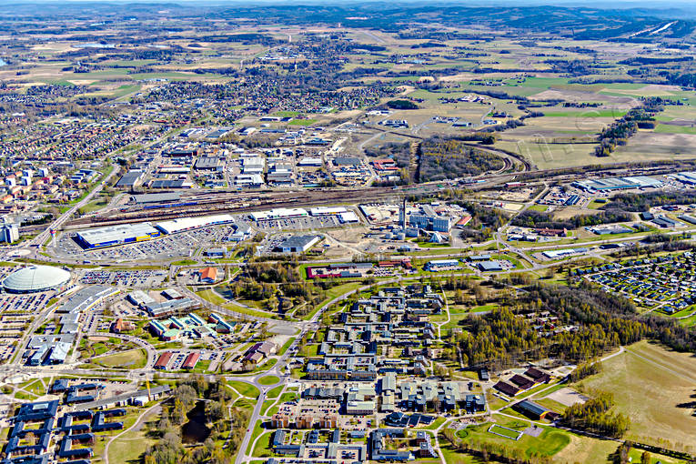 Flygfoto över Borlänge Borlänge, Dalarna, drönarbilder, drönarfoto, flygbild, flygbilder, Flygfoto, flygfoton, IKEA, Kupolen, köpcentrum, städer, vår