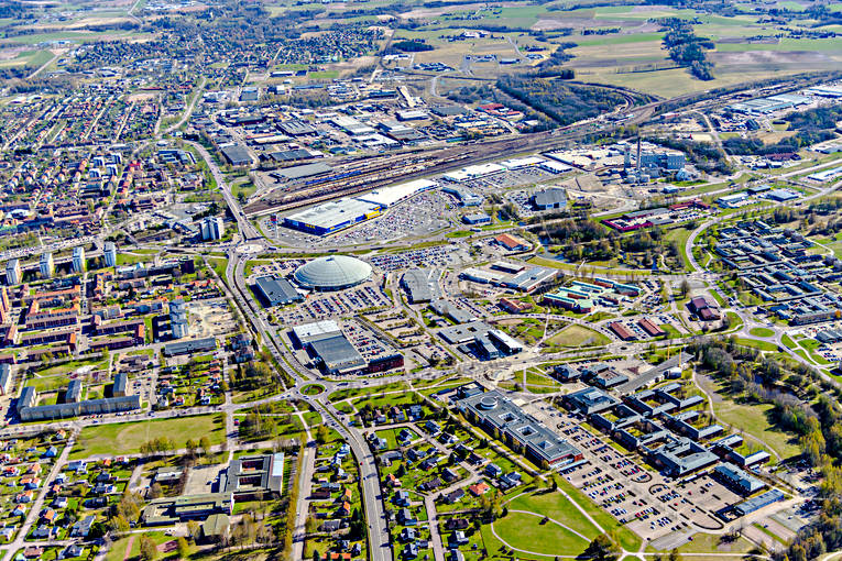 Flygfoto över Borlänge Borlänge, Dalarna, drönarbilder, drönarfoto, flygbild, flygbilder, Flygfoto, flygfoton, IKEA, Kupolen, köpcentrum, städer, vår