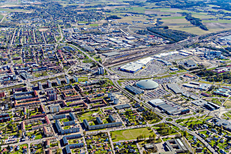 Flygfoto över Borlänge Borlänge, Dalarna, drönarbilder, drönarfoto, flygbild, flygbilder, Flygfoto, flygfoton, IKEA, Kupolen, köpcentrum, städer, vår