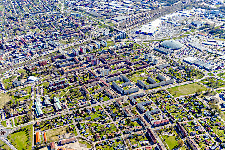 Flygfoto över Borlänge Borlänge, Dalarna, drönarbilder, drönarfoto, flygbild, flygbilder, Flygfoto, flygfoton, IKEA, Kupolen, köpcentrum, städer, vår