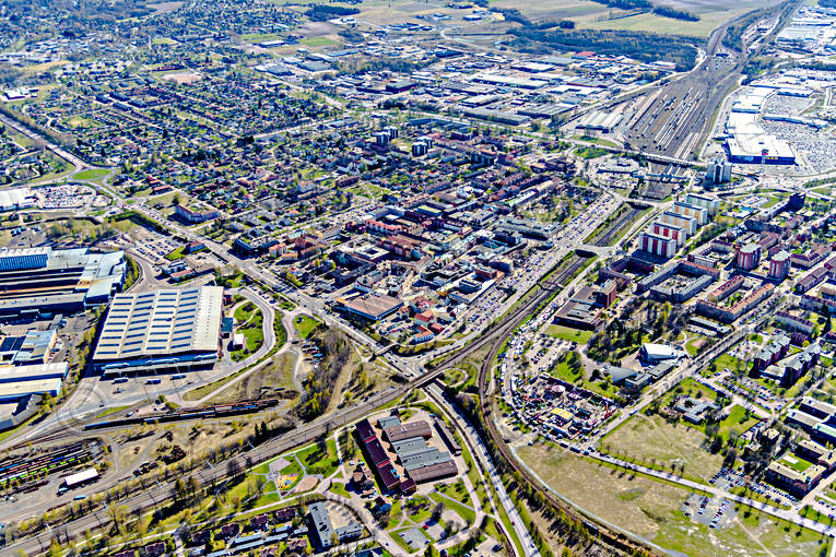 Flygfoto över Borlänge banvall, Borlänge, Dalarna, Domnarvet, Domnarvets, drönarbilder, drönarfoto, flygbild, flygbilder, Flygfoto, flygfoton, Jernverk, järnverk, järnvägsknut, städer, vår