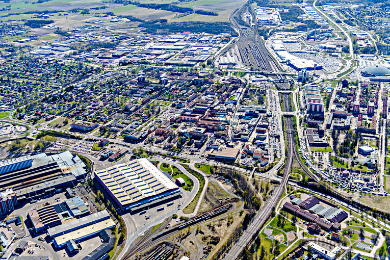 Flygfoto över Borlänge banvall, Borlänge, Dalarna, Domnarvet, Domnarvets, drönarbilder, drönarfoto, flygbild, flygbilder, Flygfoto, flygfoton, Jernverk, järnverk, järnvägsknut, städer, vår