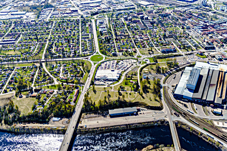 Flygfoto över Borlänge Borlänge, Dalarna, Domnarvet, Domnarvets, drönarbilder, drönarfoto, flygbild, flygbilder, Flygfoto, flygfoton, Jernverk, järnverk, städer, vår