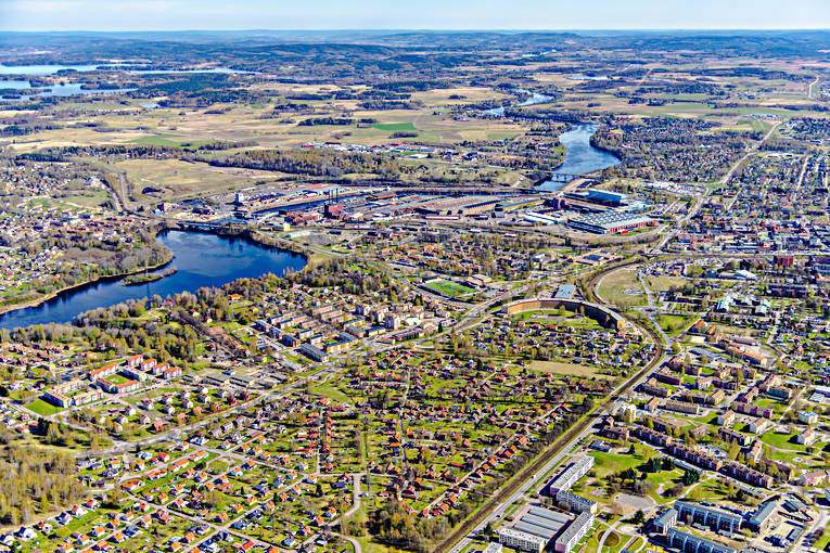 Flygfoto över Borlänge Borlänge, Dalarna, Dalälven, Domnarvet, drönarbilder, flygbilder, Flygfoto, städer, vår
