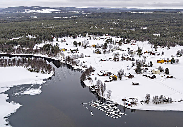 Flygfoto över Börtnan arbete, byar, Börtnan, drönarbild, drönarbilder, drönarfoto, fiskodling, flygbild, flygbilder, Flygfoto, flygfoton, Jämtland, Ljungan, vattenbruk, vinter