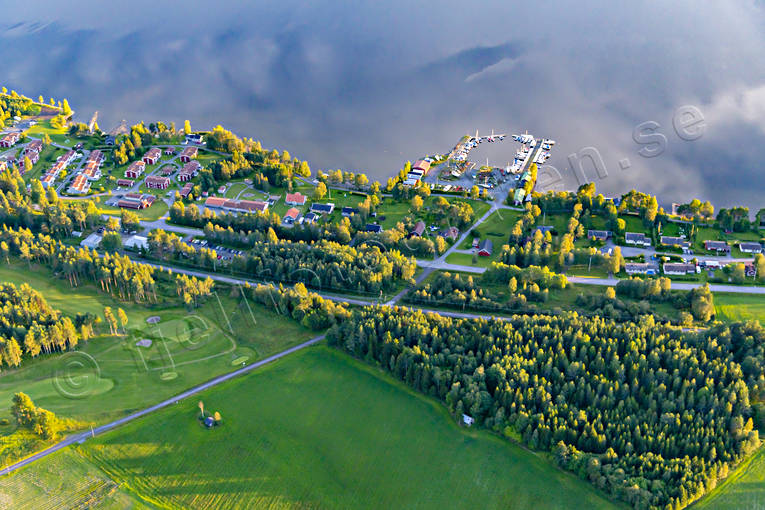 Flygfoto över Dvärsätt drönarbild, drönarbilder, drönarfoto, Dvärsätt, flygbild, flygbilder, Flygfoto, flygfoton, Jämtland, Krokomsviken, samhällen, sommar, Storsjön