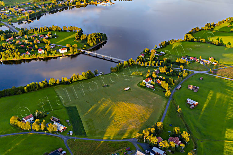 Flygfoto över Dvärsätt drönarbild, drönarbilder, drönarfoto, Dvärsätt, flygbild, flygbilder, Flygfoto, flygfoton, Jämtland, Krokomsviken, Kroksgård, Nyland, samhällen, sommar, Storsjön