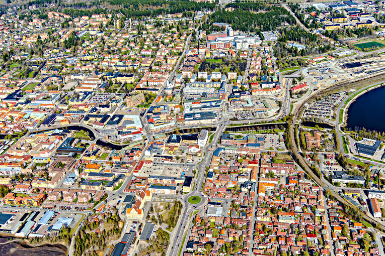 Flygfoto över Falun centrum, Dalarna, drönarbilder, drönarfoto, Falun, Faluån, flygbild, flygbilder, Flygfoto, flygfoton, städer, vår