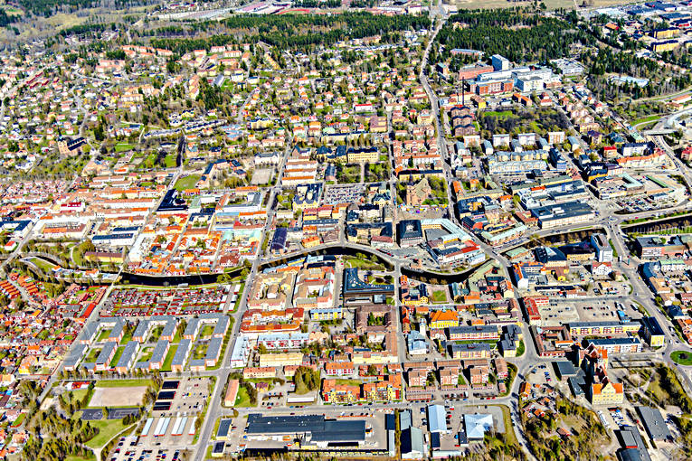 Flygfoto över Falun centrum, Dalarna, drönarbilder, drönarfoto, Falun, Faluån, flygbild, flygbilder, Flygfoto, flygfoton, städer, vår