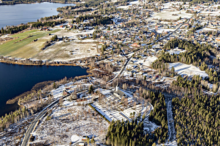 Flygfoto över Föllinge drönarbild, drönarbilder, drönarfoto, flygbild, flygbilder, Flygfoto, flygfoton, Föllinge, Föllingesjön, höst, Jämtland, samhällen