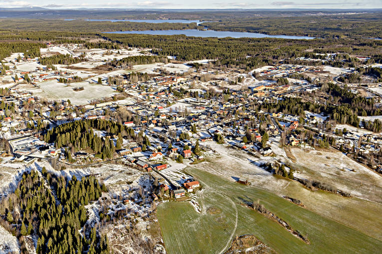 Flygfoto över Föllinge Backen, drönarbild, drönarbilder, drönarfoto, flygbild, flygbilder, Flygfoto, flygfoton, Föllinge, höst, Jämtland, samhällen
