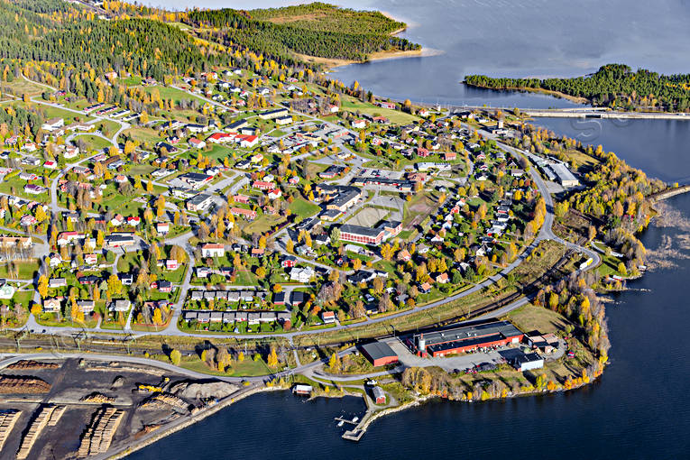 Flygfoto över Gällö drönarbilder, drönarfoto, flygbild, flygbilder, Flygfoto, flygfoton, Gällö, höst, Jämtland, samhällen