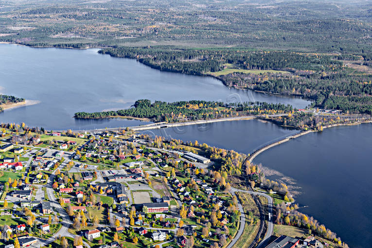Flygfoto över Gällö drönarbilder, drönarfoto, flygbild, flygbilder, Flygfoto, flygfoton, Gällö, höst, Jämtland, samhällen