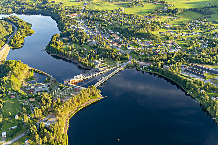 Flygfoto över Hammarstrand drönarbild, drönarbilder, drönarfoto, flygbild, flygbilder, Flygfoto, flygfoton, Hammarstrand, Indalsälven, Jämtland, samhällen, älvar