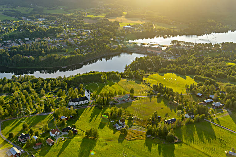 Flygfoto över Hammarstrand drönarbild, drönarbilder, drönarfoto, flygbild, flygbilder, Flygfoto, flygfoton, Hammarstrand, Indalsälven, Jämtland, samhällen, älvar