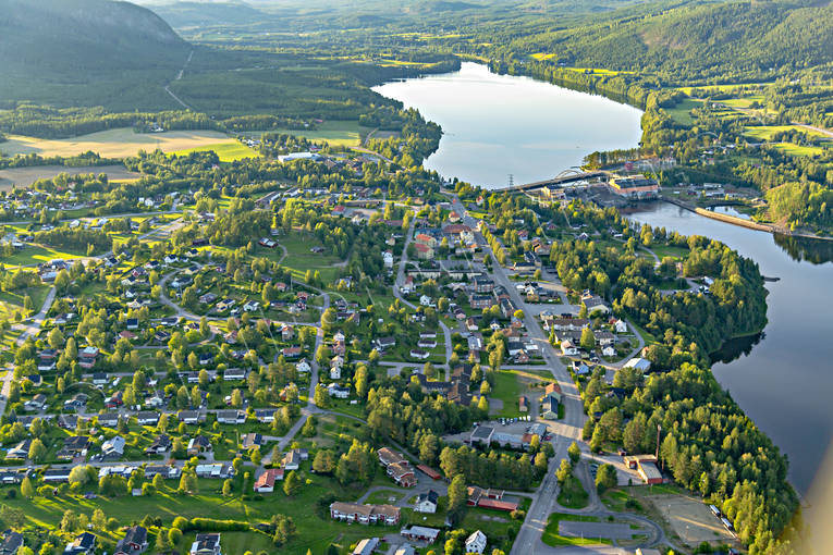 Flygfoto över Hammarstrand drönarbild, drönarbilder, drönarfoto, flygbild, flygbilder, Flygfoto, flygfoton, Hammarstrand, Indalsälven, Jämtland, samhällen, älvar
