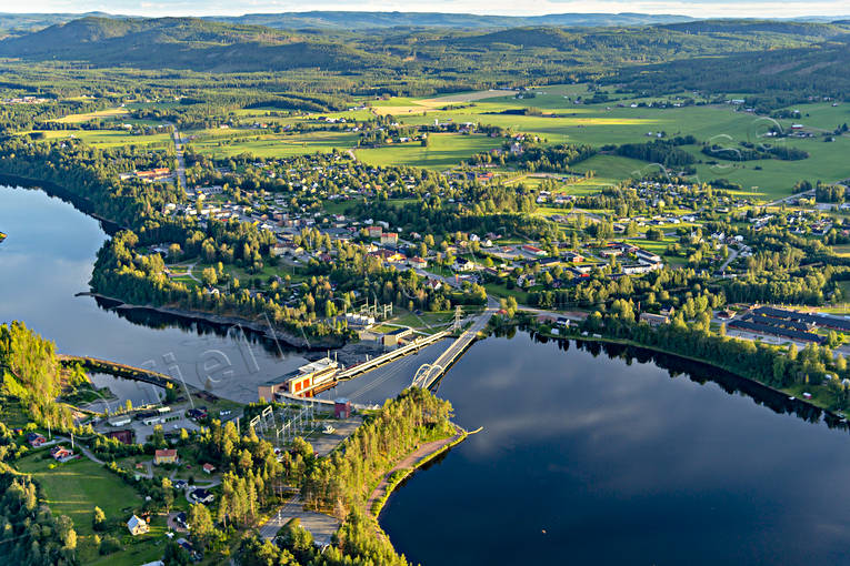 Flygfoto över Hammarstrand drönarbild, drönarbilder, drönarfoto, flygbild, flygbilder, Flygfoto, flygfoton, Hammarstrand, Indalsälven, Jämtland, samhällen, älvar