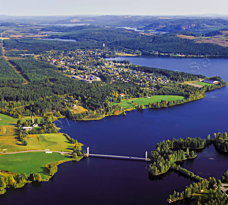 Flygfoto över Hoting Bellsås, bro, drönarbilder, drönarfoto, flygbild, flygbilder, Flygfoto, flygfoton, Hoting, Hotingssjön, höst, Landskap, samhällen, Ångermanland