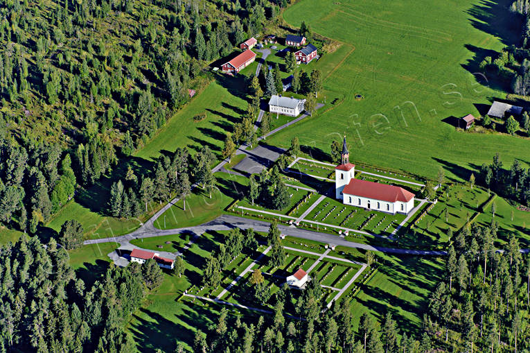 Flygfoto över Häggenås Kyrkan drönarbilder, drönarfoto, flygbild, flygbilder, Flygfoto, flygfoton, Häggenås, Jämtland, kyrkan, samhällen, sommar