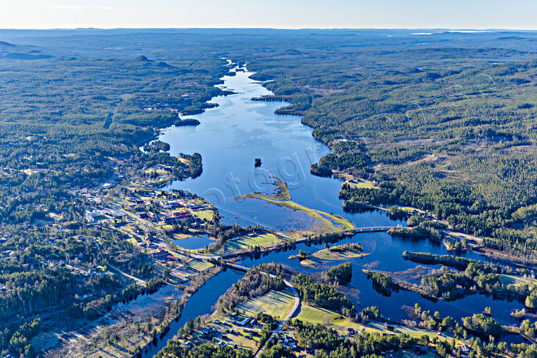 Flygfoto över Idre Dalarna, drönarbilder, drönarfoto, flygbild, flygbilder, Flygfoto, flygfoton, Idre, Idresjön, samhällen, vår, Västanåt