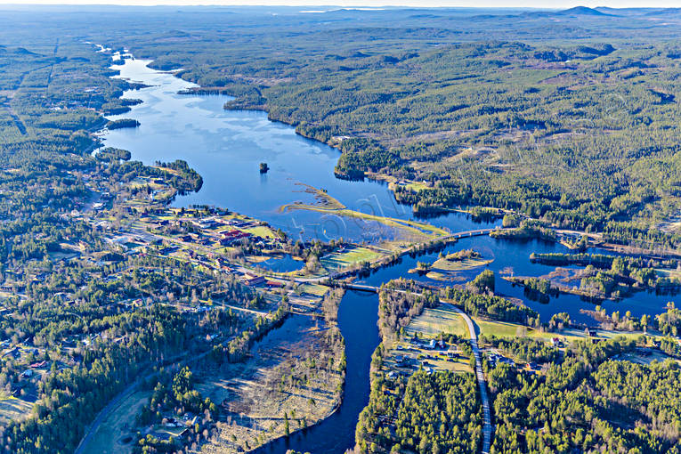Flygfoto över Idre Dalarna, drönarbilder, drönarfoto, flygbild, flygbilder, Flygfoto, flygfoton, Idre, Idresjön, samhällen, vår, Västanåt