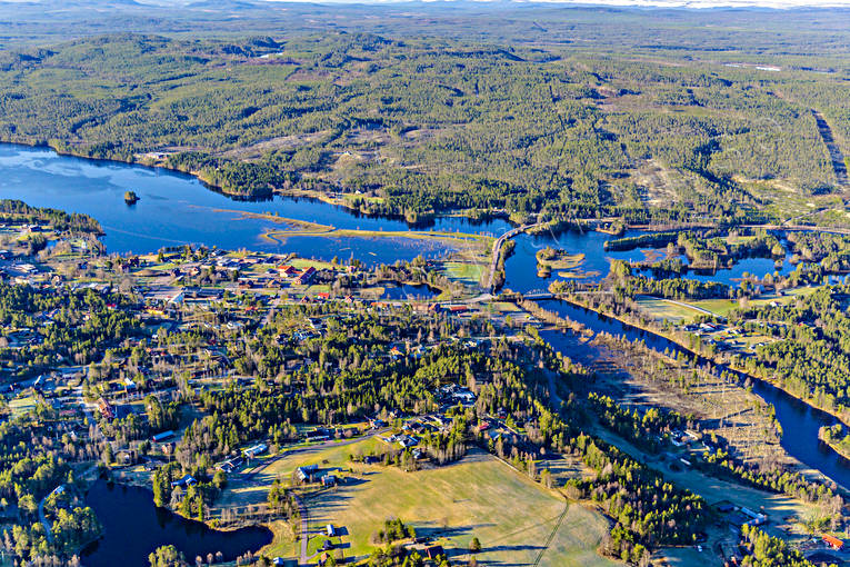 Flygfoto över Idre Dalarna, drönarbilder, drönarfoto, Eajra, flygbild, flygbilder, Flygfoto, flygfoton, Idre, Idresjön, samhällen, Synnanåt, vår