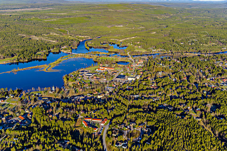 Flygfoto över Idre Dalarna, drönarbilder, Eajra, flygbilder, Flygfoto, Idre, samhällen, vår