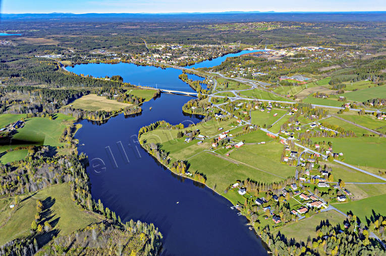 Flygfoto över Krokom drönarbilder, drönarfoto, flygbild, flygbilder, Flygfoto, flygfoton, höst, Indalsälven, Jämtland, Krokom, samhällen
