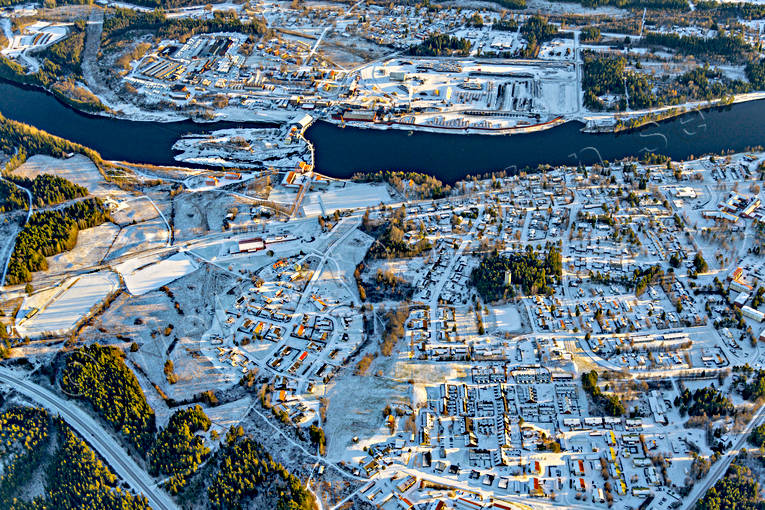 Flygfoto över Krokom drönarbilder, drönarfoto, flygbild, flygbilder, Flygfoto, flygfoton, Hissmofors, höst, Indalsälven, Jämtland, Krokom, samhällen