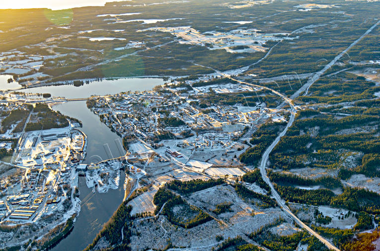 Flygfoto över Krokom drönarbilder, drönarfoto, E14, flygbild, flygbilder, Flygfoto, flygfoton, Hissmofors, höst, Indalsälven, Jämtland, Krokom, samhällen
