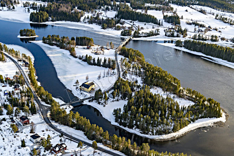 Flygfoto över Kvissle Bobergsholmen, bygdegård, drönarbild, drönarbilder, drönarfoto, flygbild, flygbilder, Flygfoto, flygfoton, Jämtland, Kvissle, Landskap, Skurusholmen, vinter