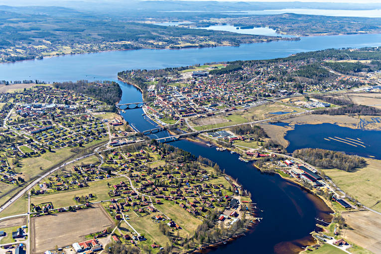 Flygfoto över Leksand Dalarna, drönarbilder, drönarfoto, flygbild, flygbilder, Flygfoto, flygfoton, Leksand, samhälle, samhällen, vår, Österdalälven, Övermo