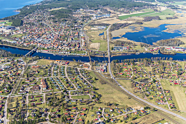 Flygfoto över Leksand Dalarna, drönarbilder, drönarfoto, flygbild, flygbilder, Flygfoto, flygfoton, Leksand, Limsjön, samhälle, samhällen, vår, Österdalälven