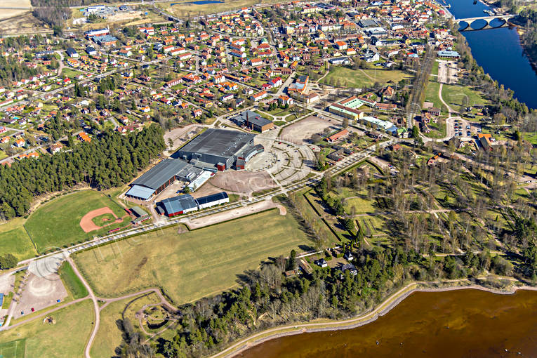 Flygfoto över Leksand Dalarna, drönarbilder, drönarfoto, flygbild, flygbilder, Flygfoto, flygfoton, Leksand, samhälle, samhällen, vår
