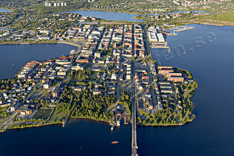 Flygfoto över Luleå Bergnäsbron, drönarbilder, drönarfoto, flygbild, flygbilder, Flygfoto, flygfoton, Luleå, Norrbotten, Oskarsvarv, sommar, städer