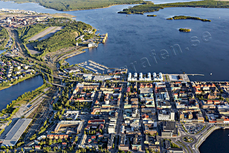 Flygfoto över Luleå banvall, drönarbilder, drönarfoto, flygbild, flygbilder, Flygfoto, flygfoton, Gråsjälfjärden, Luleå, Norrbotten, sommar, städer
