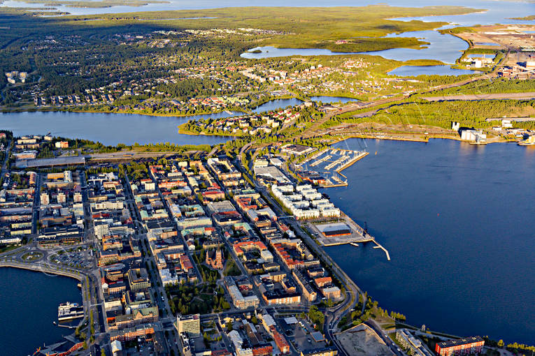 Flygfoto över Luleå Domkyrkan, drönarbilder, drönarfoto, flygbild, flygbilder, Flygfoto, flygfoton, Luleå, Norrbotten, sommar, städer