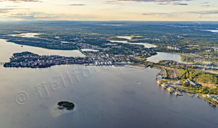Flygfoto över Luleå drönarbilder, drönarfoto, flygbild, flygbilder, Flygfoto, flygfoton, Gråsjälfjärden, Gråsjälören, Luleå, luleälven, Norrbotten, sommar, städer