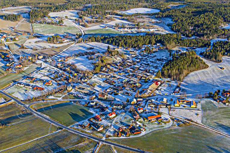 Flygfoto över Orrviken drönarbilder, drönarfoto, flygbild, flygbilder, Flygfoto, flygfoton, gärde, höst, Jämtland, Orrviken, samhällen