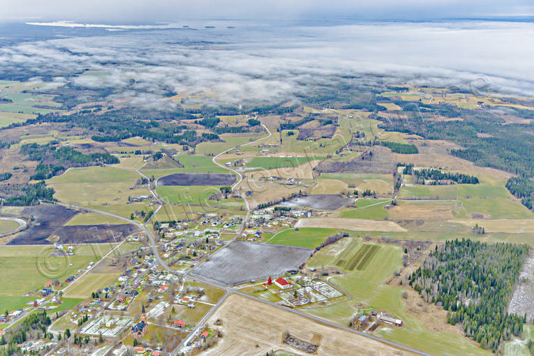 Flygfoto över Oviken drönarbilder, drönarfoto, flygbild, flygbilder, Flygfoto, flygfoton, höst, Jämtland, kyrka, kyrkor, Oviken, samhällen